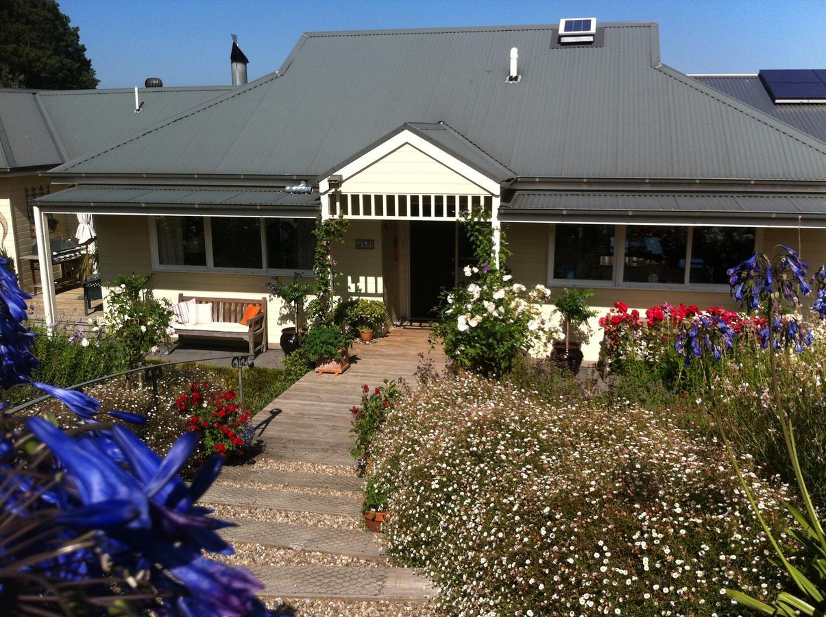 Llarrinda Bed & Breakfast Foster Εξωτερικό φωτογραφία