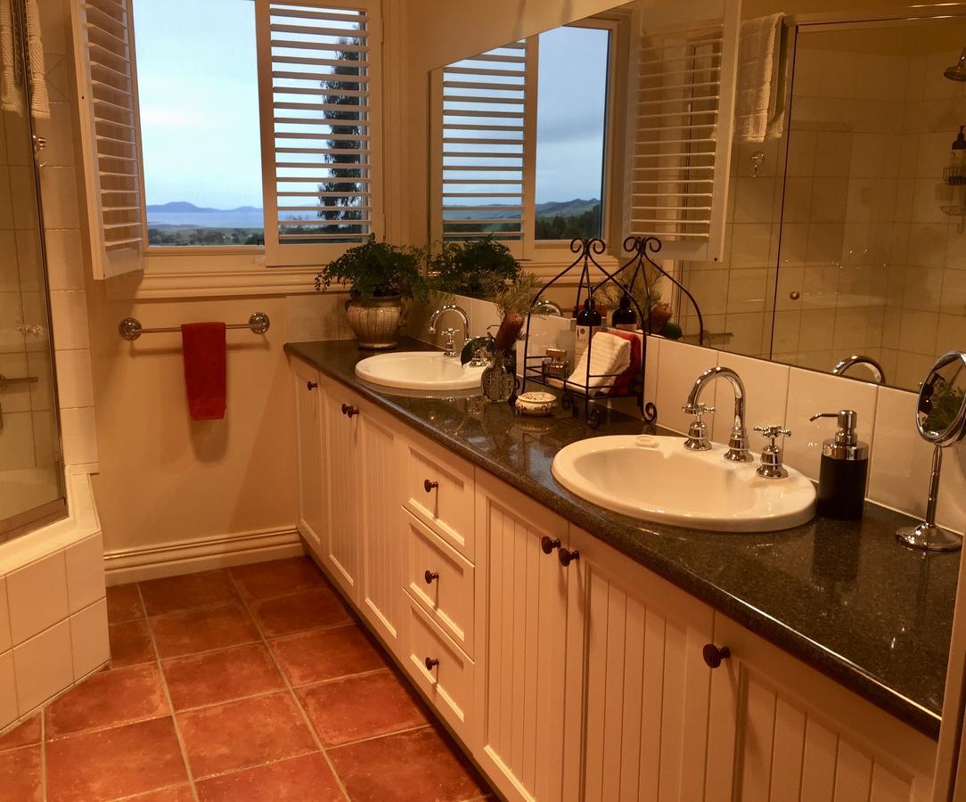 Llarrinda Bed & Breakfast Foster Εξωτερικό φωτογραφία